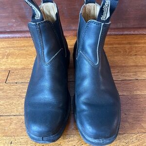Blundstone square toe boots